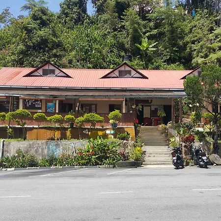 Alora Budget Inn Тана Рата Екстериор снимка
